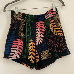 Tropical Leaf Print Women's Shorts